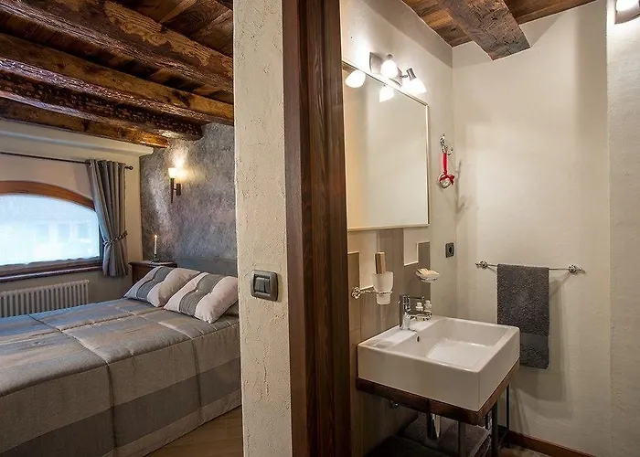 La Cor De Jeremie בית הארחה מונז'ובט