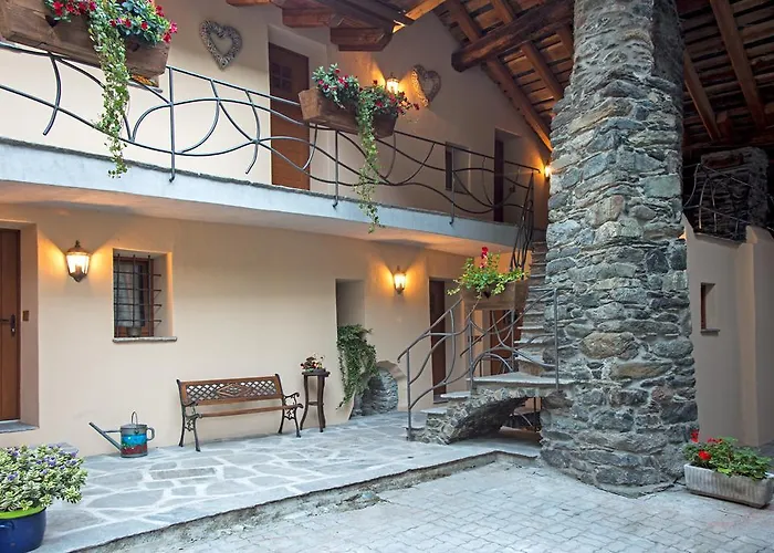 La Cor De Jeremie בית הארחה מונז'ובט